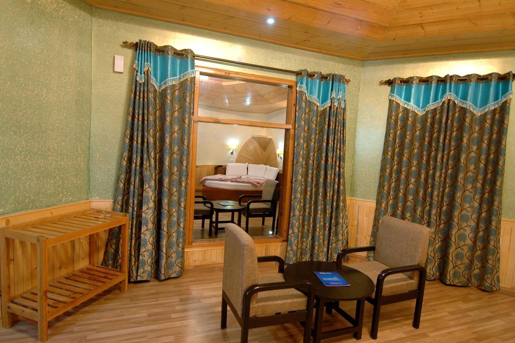 Village Live In Resort Chail Εξωτερικό φωτογραφία