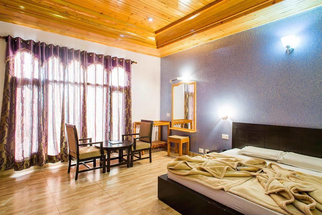 Village Live In Resort Chail Εξωτερικό φωτογραφία