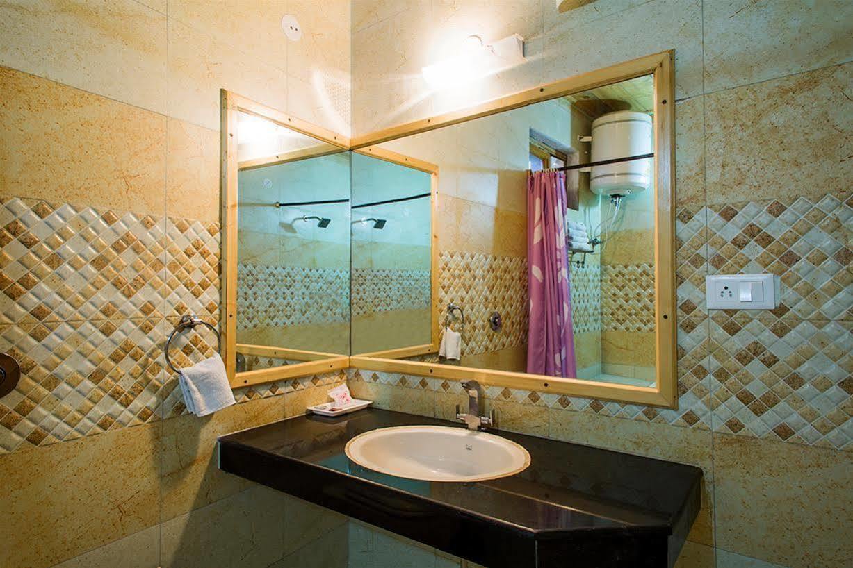 Village Live In Resort Chail Εξωτερικό φωτογραφία